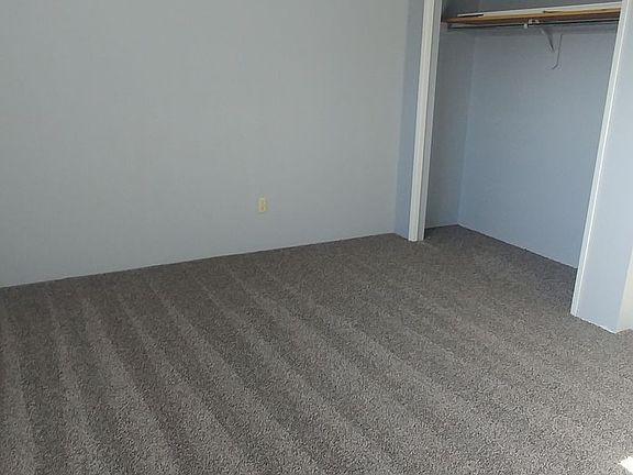 5th image of 323 S 40th Pl APT A
