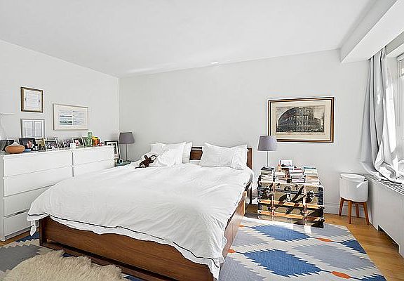 5th image of 200 E 66th St APT C0604