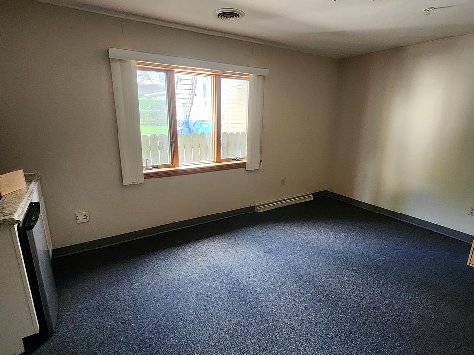 1st image of 183 Jewett Pkwy #106