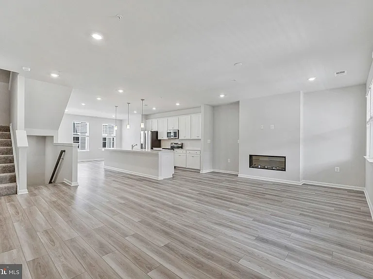 9670 Swallowtail Ln — Photo 26