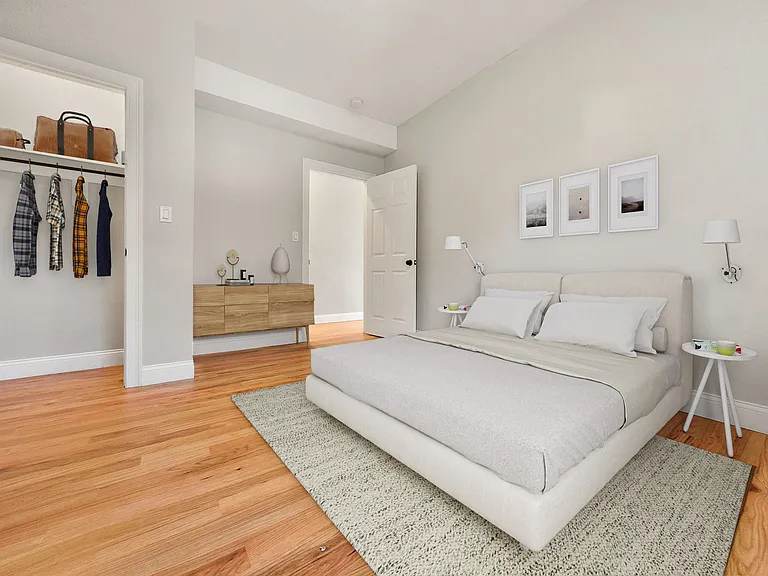 32 Arcadia St #1R — Photo 2