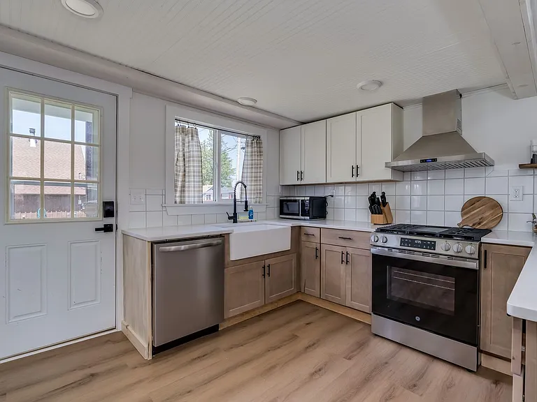 105 Brown Shores Rd — Photo 6