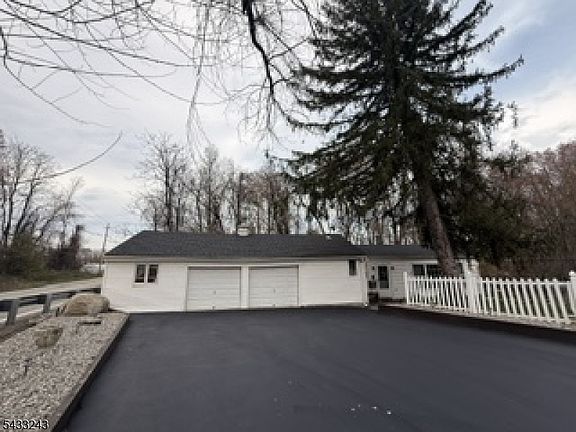 4th image of 691A Ridgedale Ave