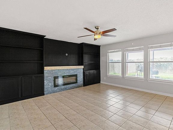 3rd image of 3817 Drury Dr