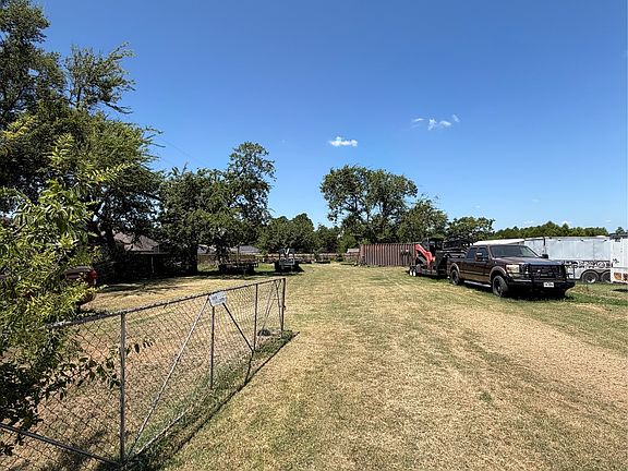 5th image of 609 7th St