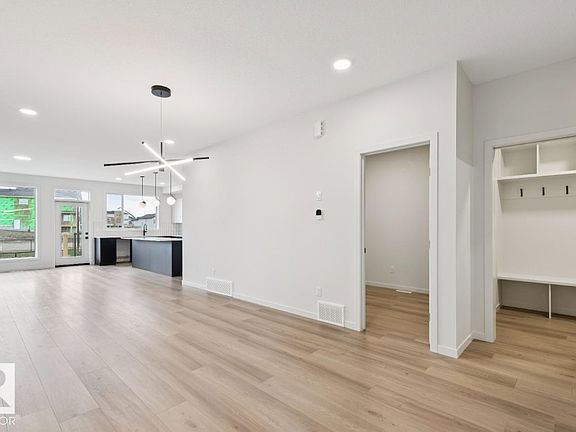 3rd image of 419 31st St NW