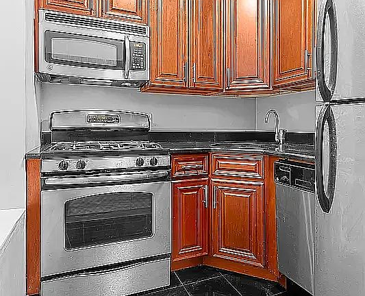 3rd image of 150 W 47th St APT 10I