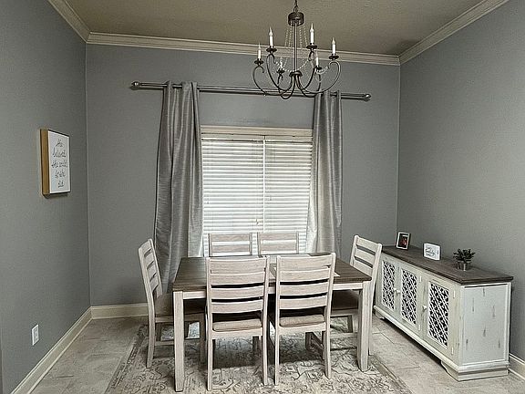 Kitchen Eating Area