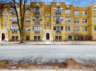 853 Pleasant St APT 2E, Oak Park, IL 60302