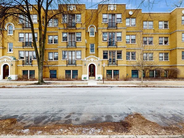 853 Pleasant St APT 2E, Oak Park, IL 60302