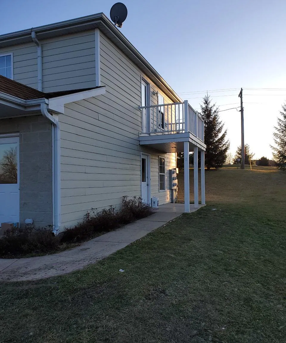 2 bed, 870 sqft, $1,400 — Photo 3