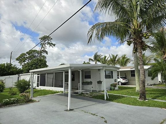 2nd image of 49 Lisa Ln #49
