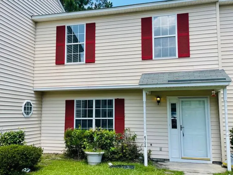 4724 Bayfield Dr — Photo 1