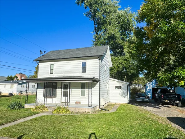 215 S Maple St, Fowlerville, MI 48836