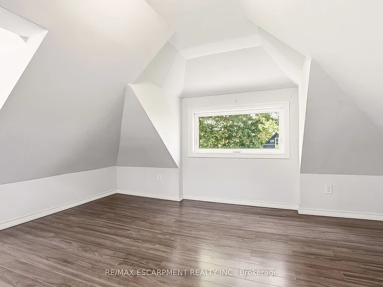 48 Glendale Ave S — Photo 28