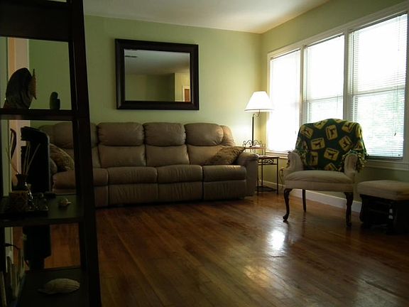 3rd image of 338 Whitehall Dr