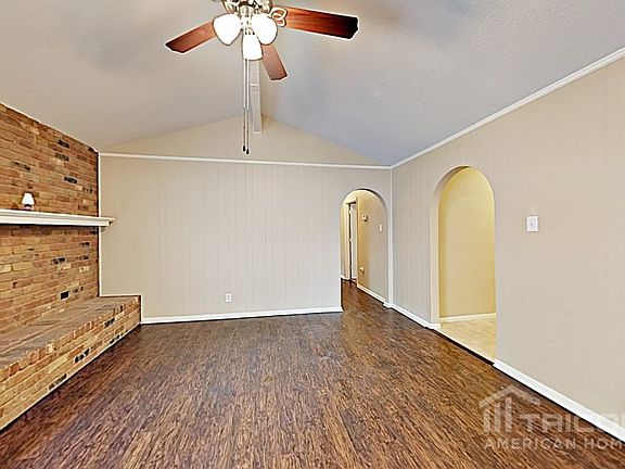3rd image of 1005 Park Dr
