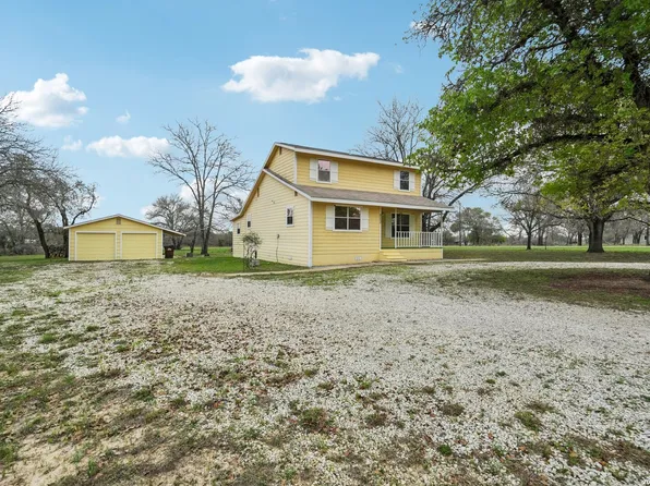 802 Eagle Creek, Floresville, TX 78114