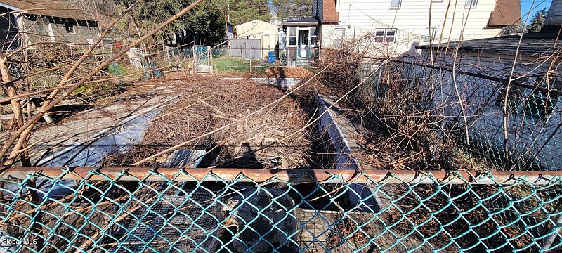 4th image of 17 Hawk Street