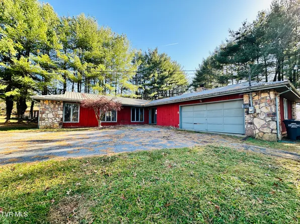 2016 Arlington Dr, Kingsport, TN 37663