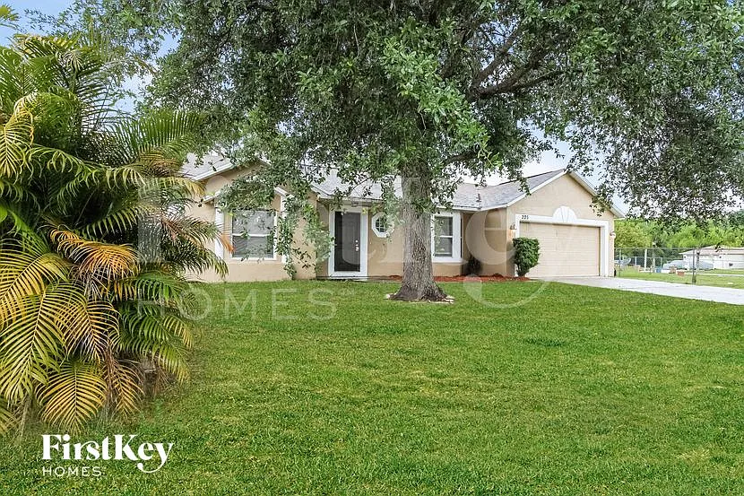 3 bed, 2.0 bath, 1636 sqft, $1,850 — Photo 2