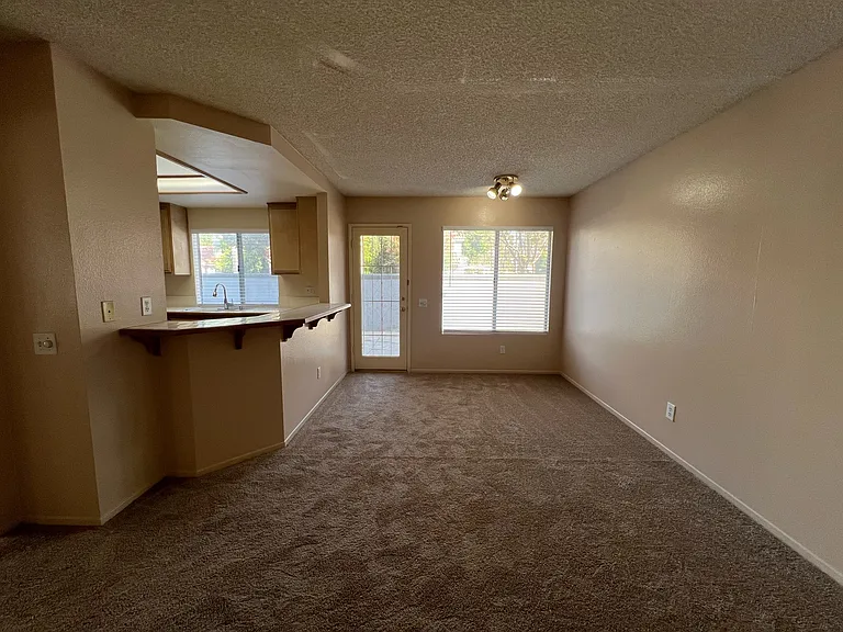 2901 Snow Creek Ln — Photo 9