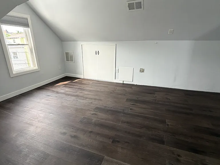 10 Edison Pl — Photo 9