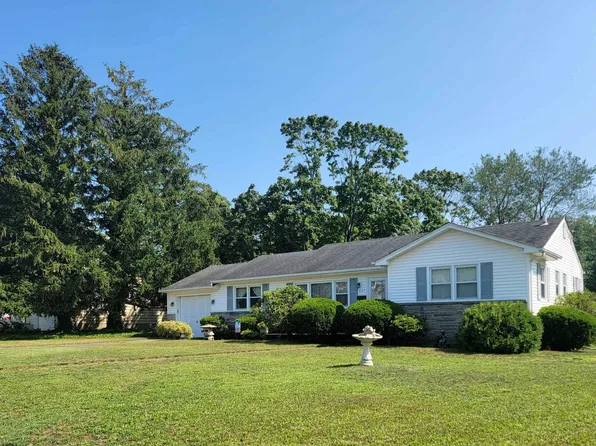 517 W Poplar Ave, Linwood, NJ 08221