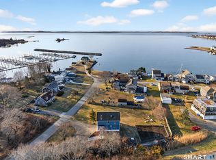 18 Noble Ave, Groton, CT 06340