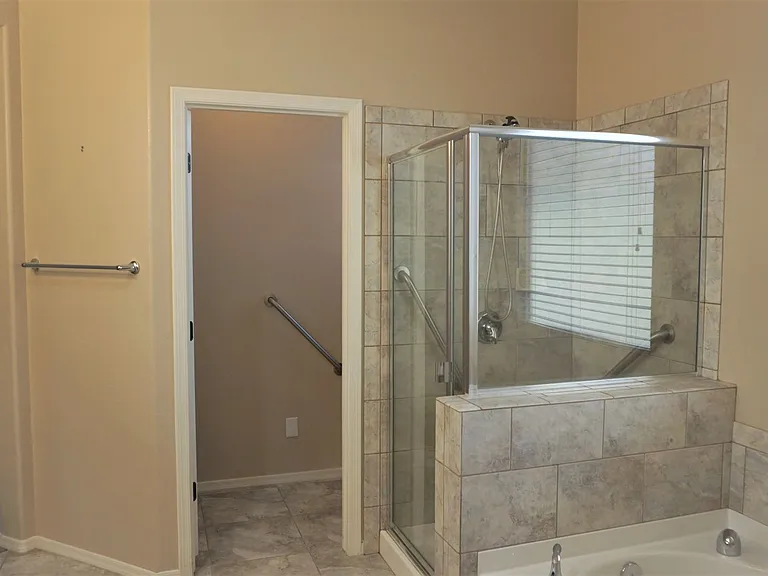 1858 Prairie Grass Dr — Photo 25