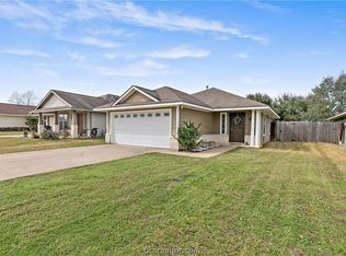 920 Crested Point Dr, College Station, TX 77845