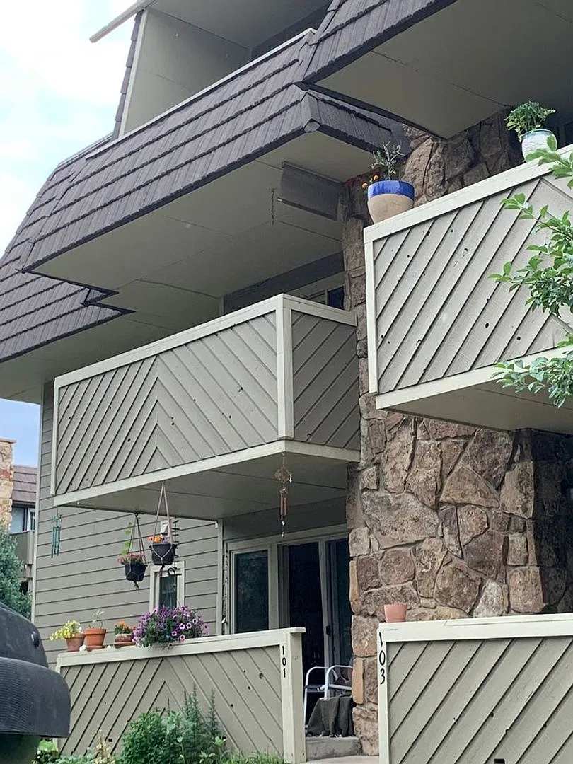 2 Bedroom Condo for Rent at Remington Post — Photo 1