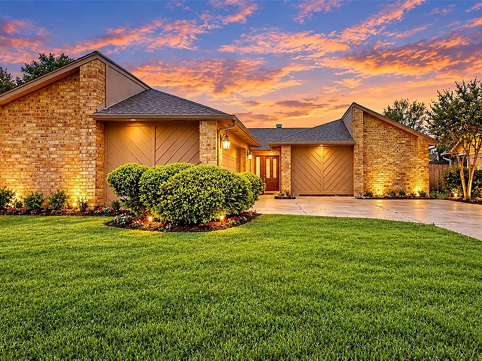 1022 Manorglen Dr