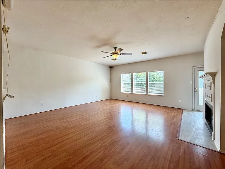 2305 Ames St — Photo 6