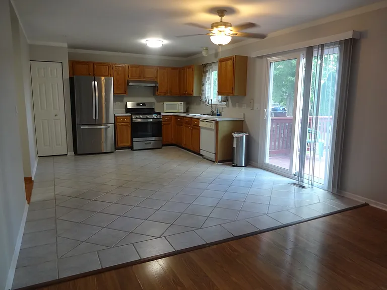 1340 Burke Ln — Photo 3