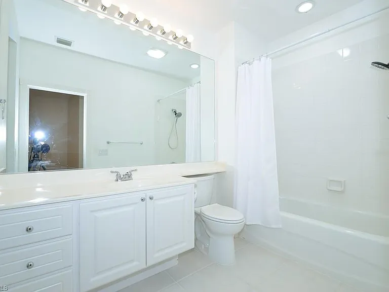 28725 Alessandria Cir — Photo 12