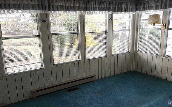 5th image of 85 Bergen Ave
