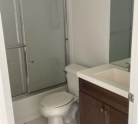 4th image of 835 NE 212th Ter APT 4