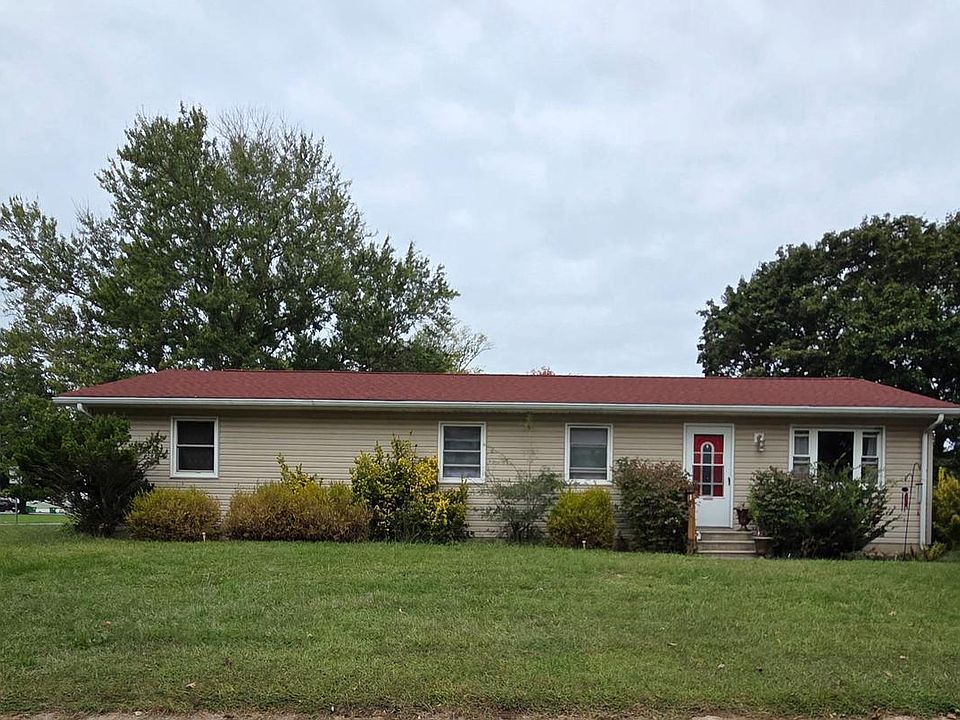 1st image of 19 Sumac Dr