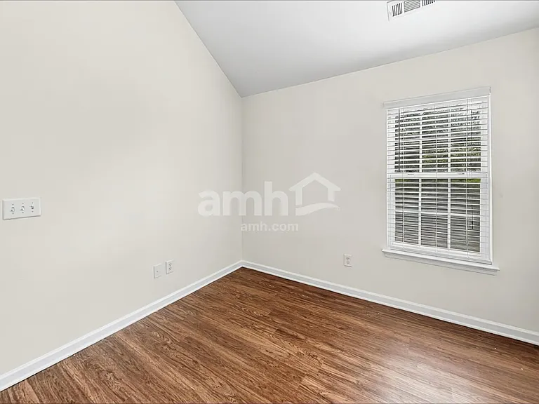 7636 Hidden Creek Dr — Photo 13