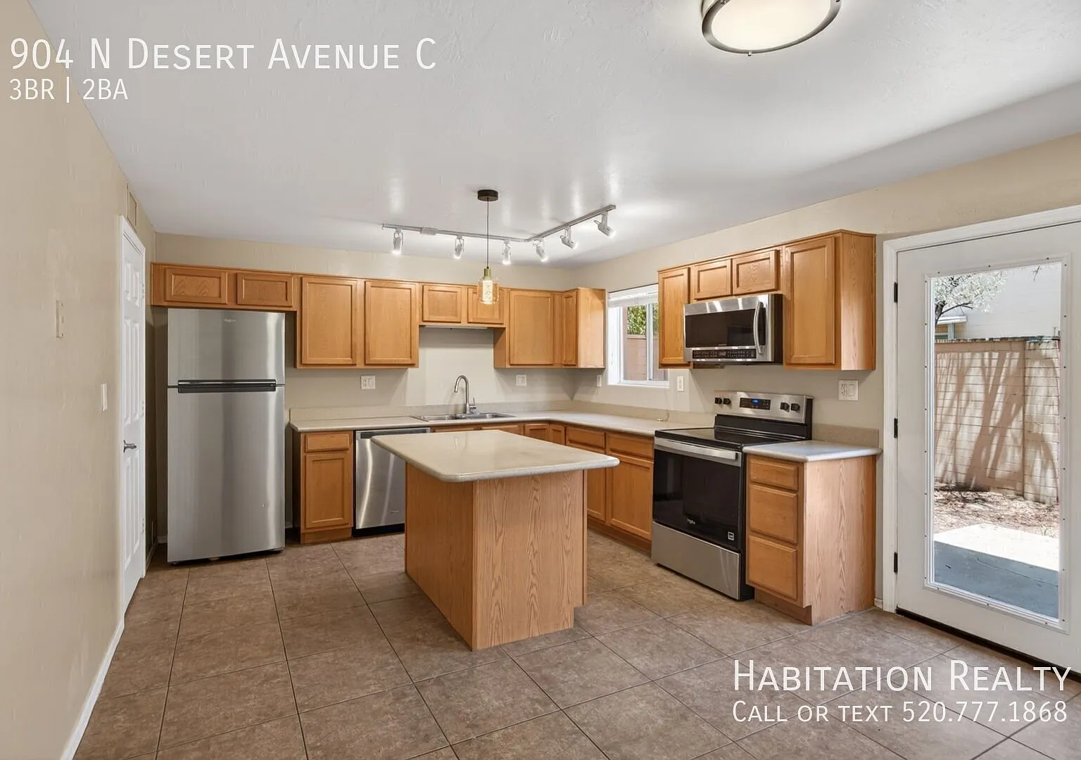 Renovated 3Bed/1.5Bath townhome in Villa Venice, central Tucson! — Photo 1