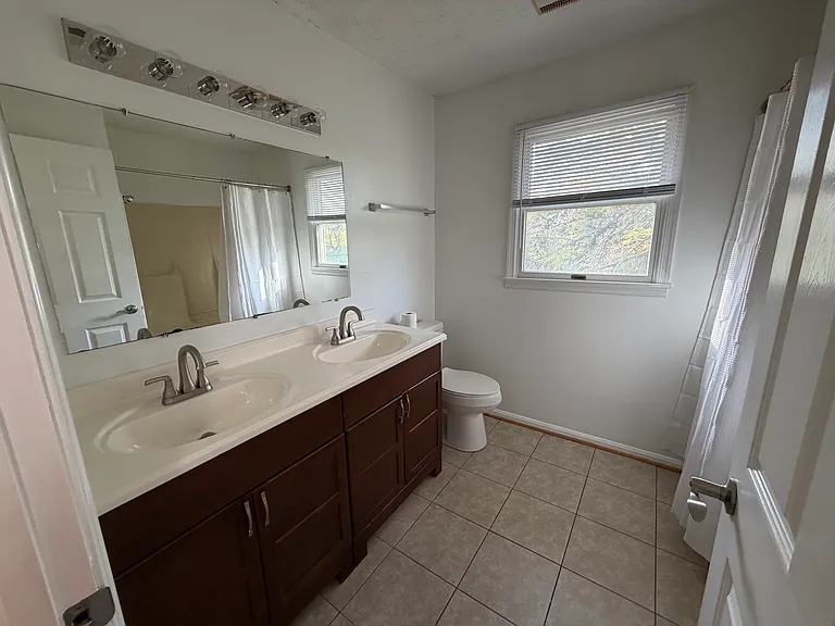223 Chestnut St — Photo 5