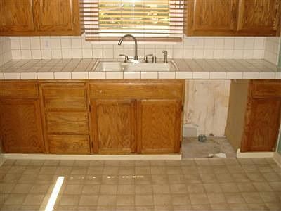3rd image of 1658 Bessie Ave
