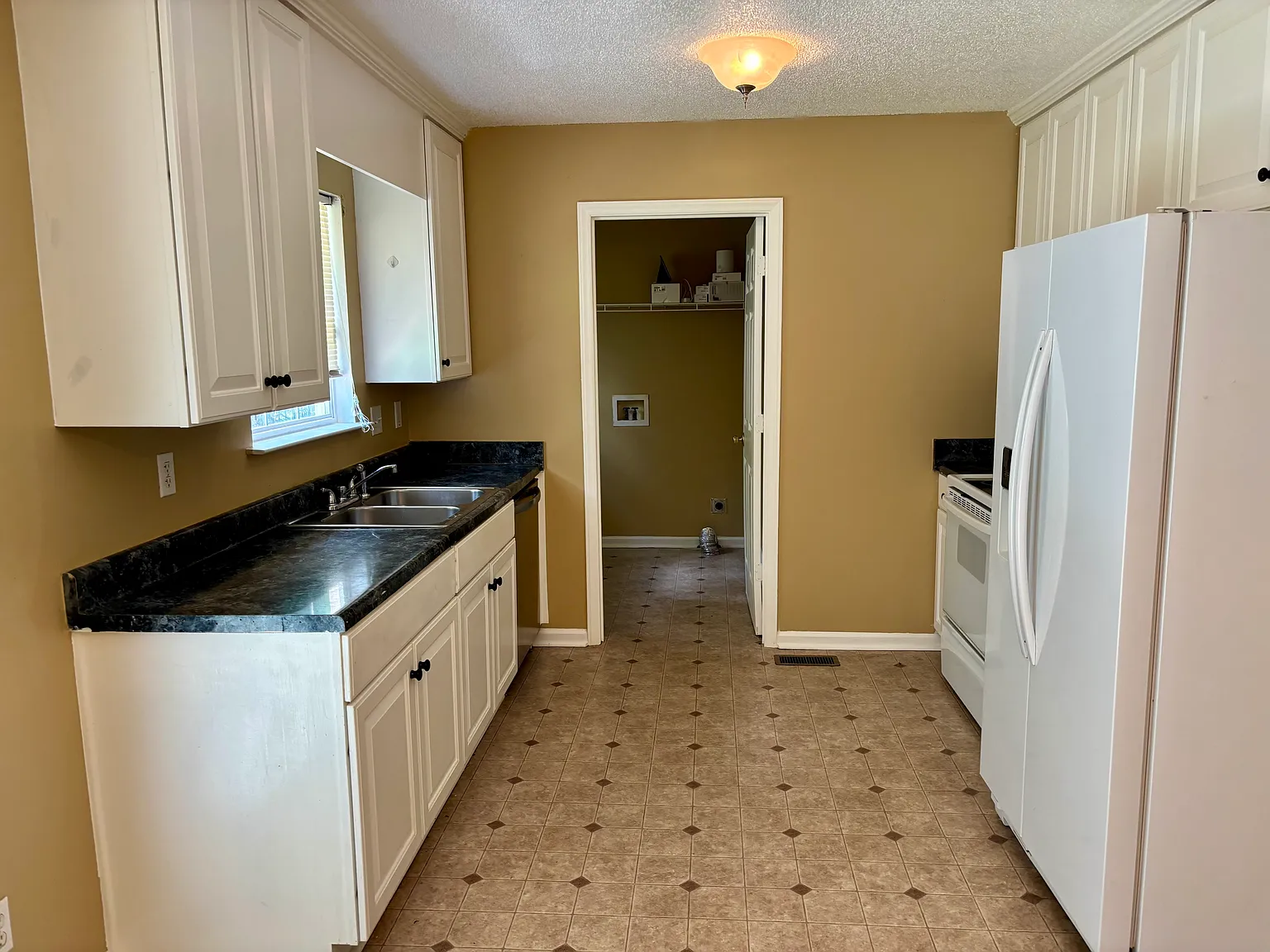 3 bed, $1,500 — Photo 3