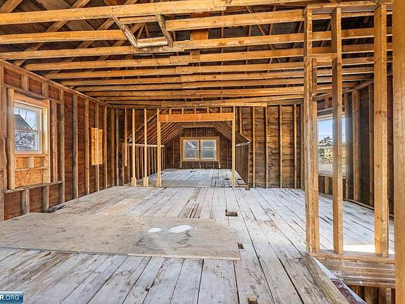 4th image of 515 5th St S