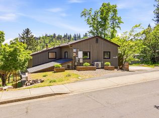 34 Scenic Dr, Ashland, OR 97520