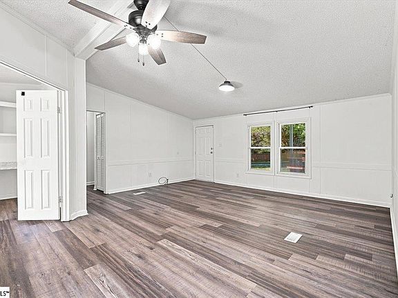 5th image of 140 Miller Rd