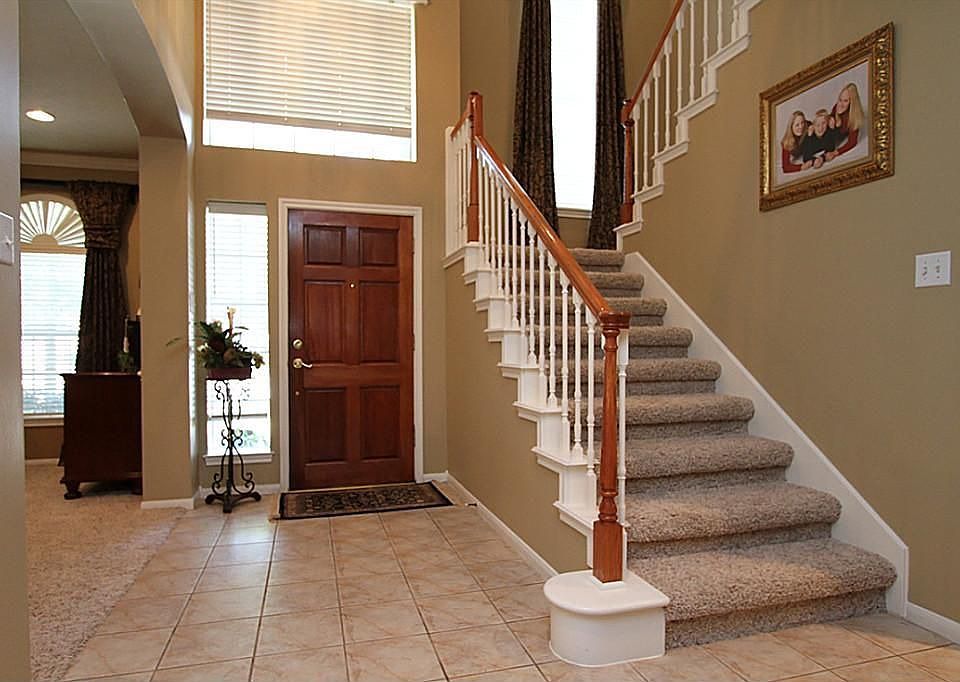 2nd image of 410 Wellington Point