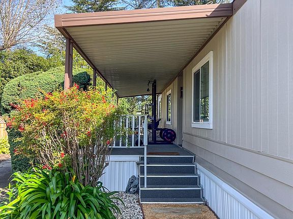 4th image of 145 Bear Flag Road