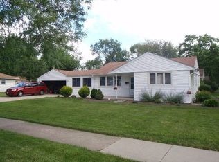 2100 Grouse Ln, Rolling Meadows, IL 60008